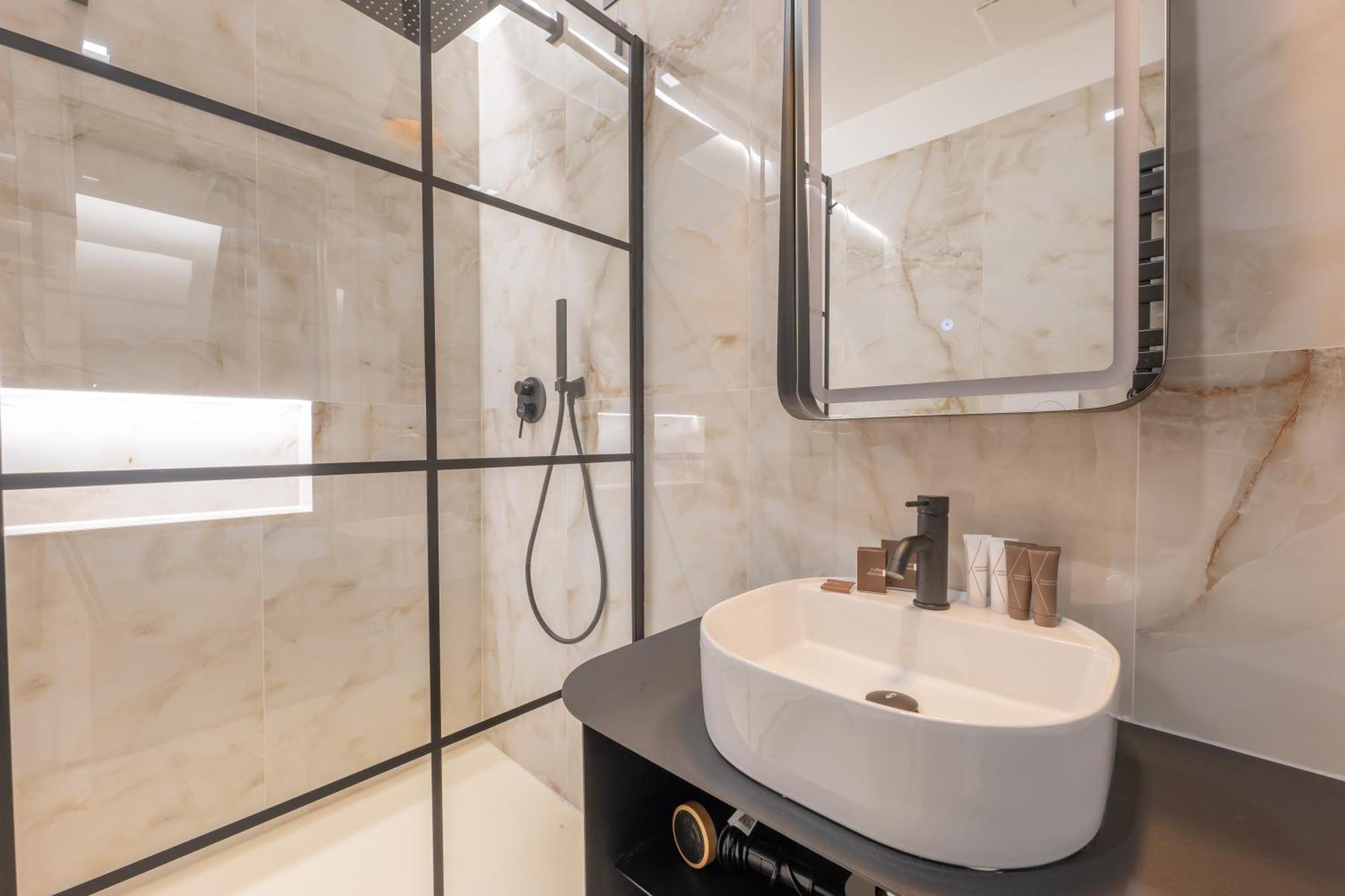 Maria Cristina Boutique Rooms Триест Экстерьер фото