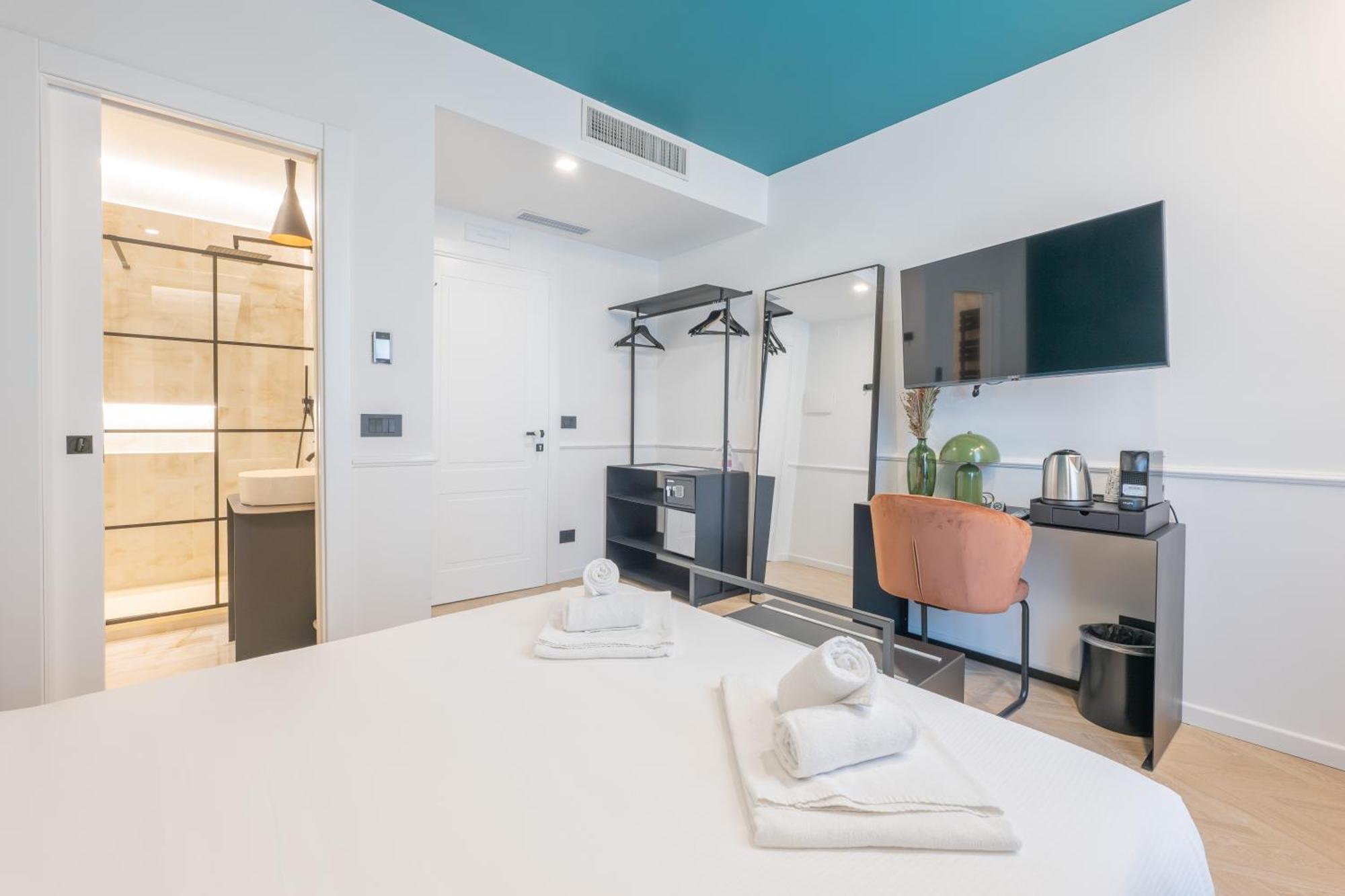 Maria Cristina Boutique Rooms Триест Экстерьер фото